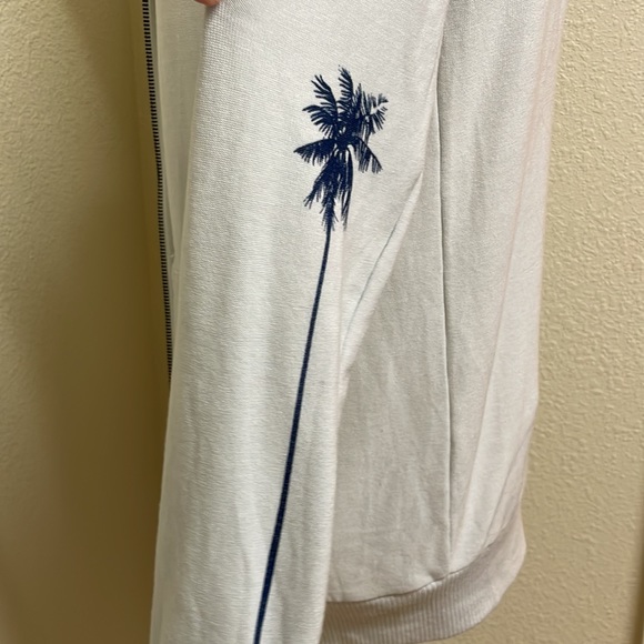 CHASER Cloth Vacation Club Zip Up Hoodie Jacket - Picture 4 of 9